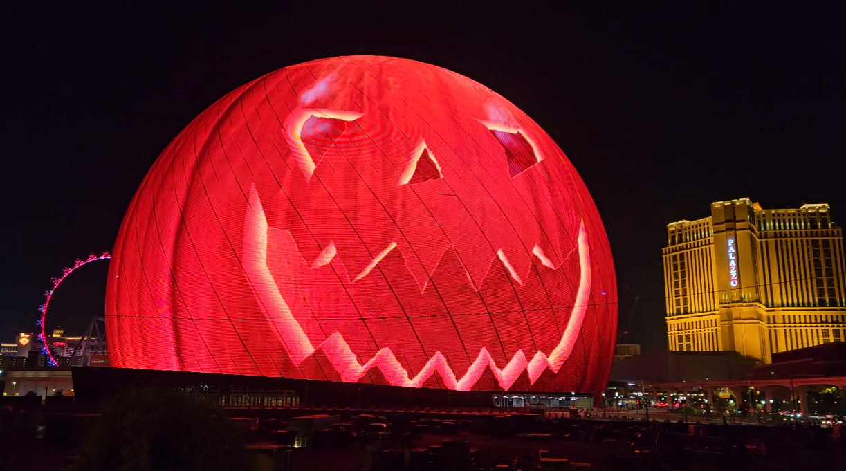 MSG Sphere Illuminates the Las Vegas Skyline on 4th of July! Life in